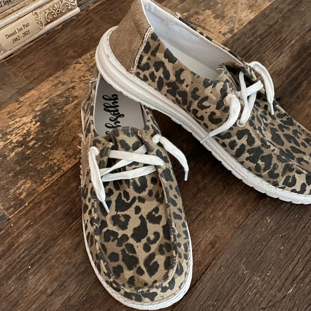 Women’s shoes